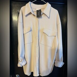 Sara Button Down Cream Top Curvy
Allie Rose / XL
